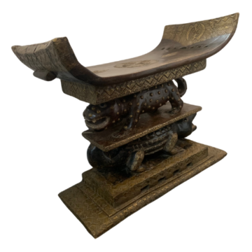 Trône Ashanti du Ghana (Sika 'dwa) – Symbole de Royauté et de Prestige