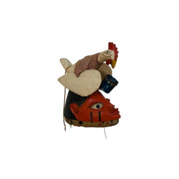 Masque Guèlèdè Avec Coq – L’Hommage aux Forces Féminines de la Société Yoruba