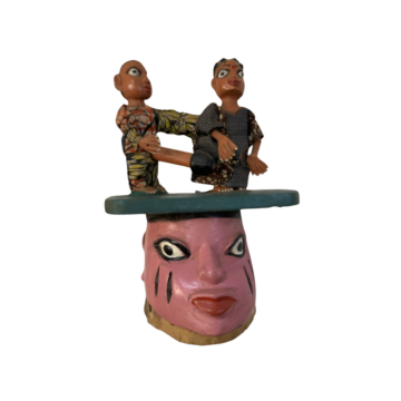 Masque Guèlèdè Homme & Femme – L’Hommage aux Forces Féminines de la Société Yoruba